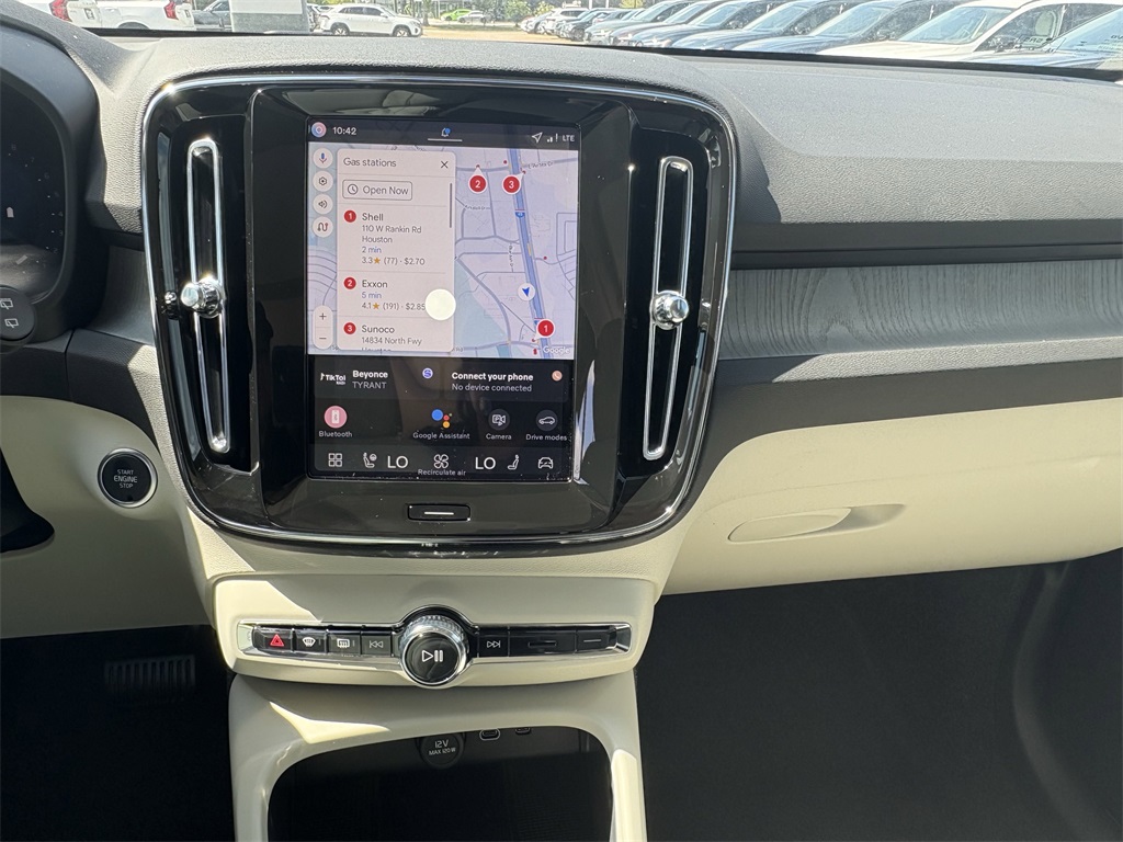 2026 Volvo XC40 B5 AWD PLUS White at Ultimate Motorsports