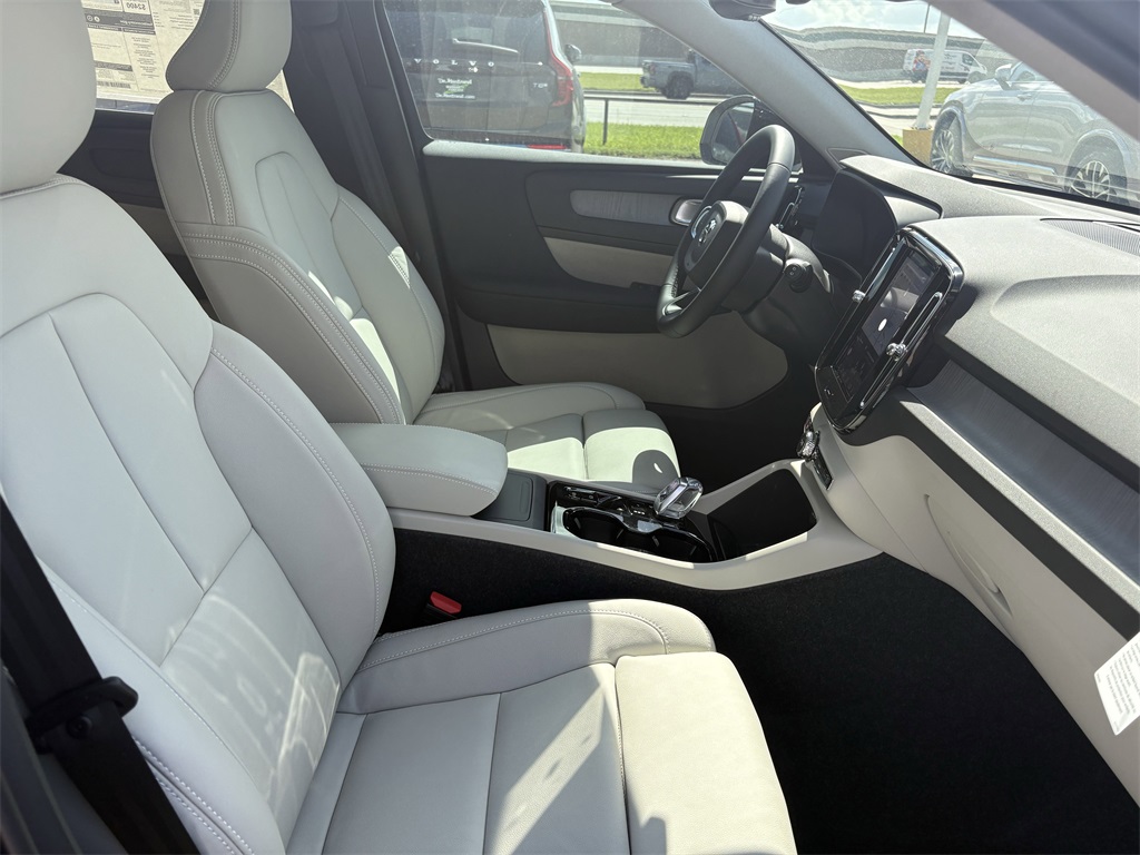 2026 Volvo XC40 B5 AWD PLUS White at Ultimate Motorsports