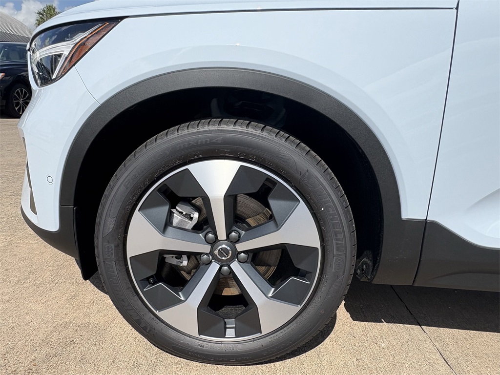 2026 Volvo XC40 B5 AWD PLUS White at Ultimate Motorsports
