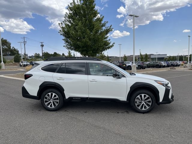 2025 Subaru Outback Premium photo 2