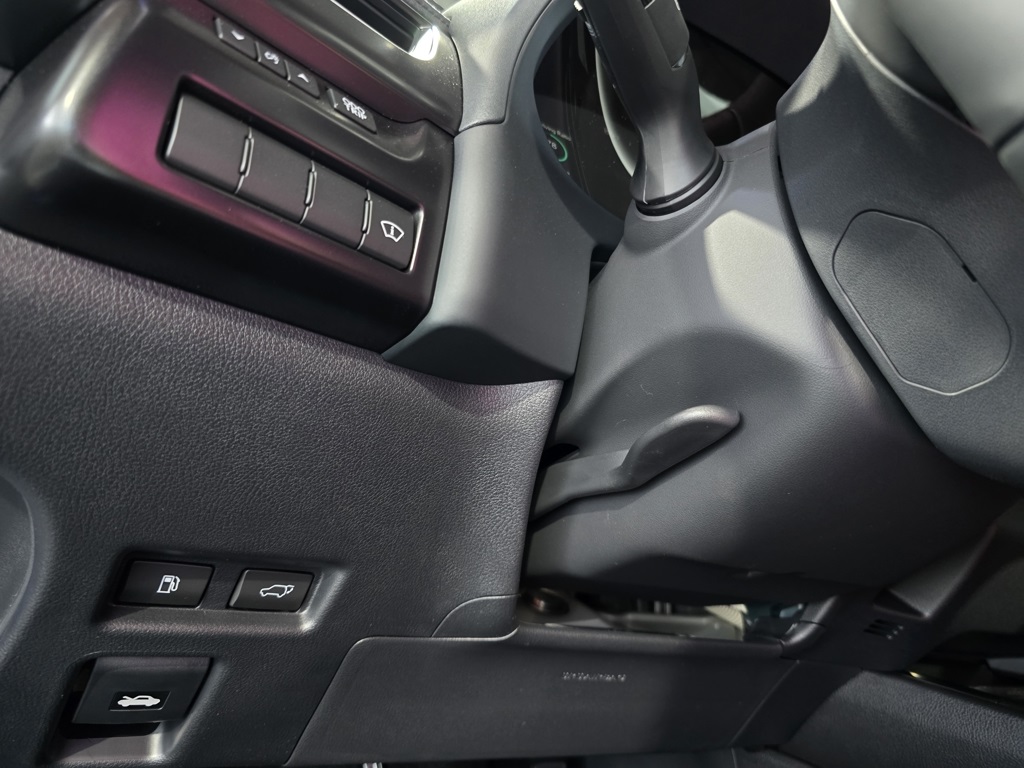 Thumbnail: 2025 Lexus UX - 14