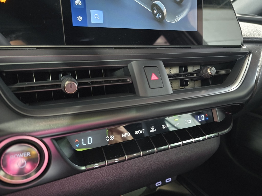 Thumbnail: 2025 Lexus UX - 22