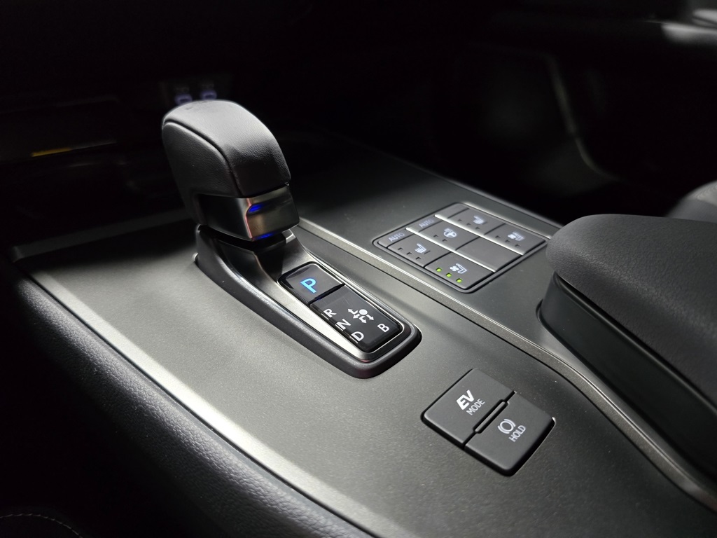 Thumbnail: 2025 Lexus UX - 24