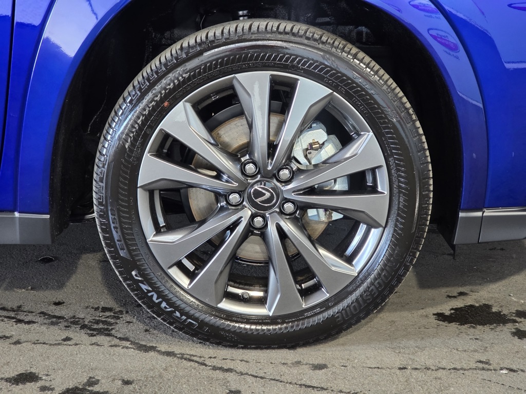 Thumbnail: 2025 Lexus UX - 4