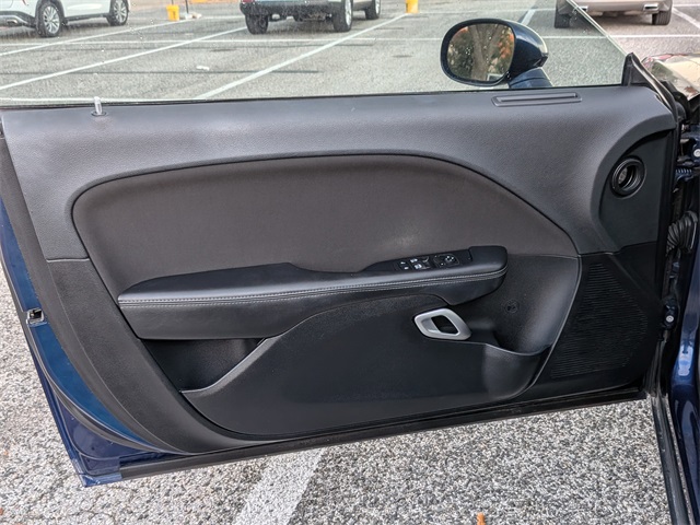 2016 Dodge Challenger SXT - 10