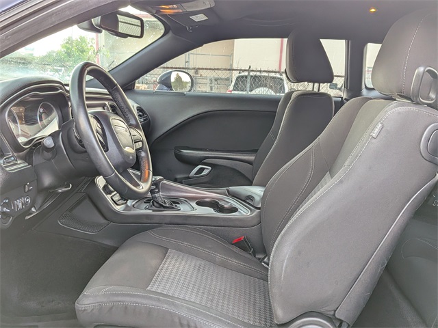 2016 Dodge Challenger SXT - 11