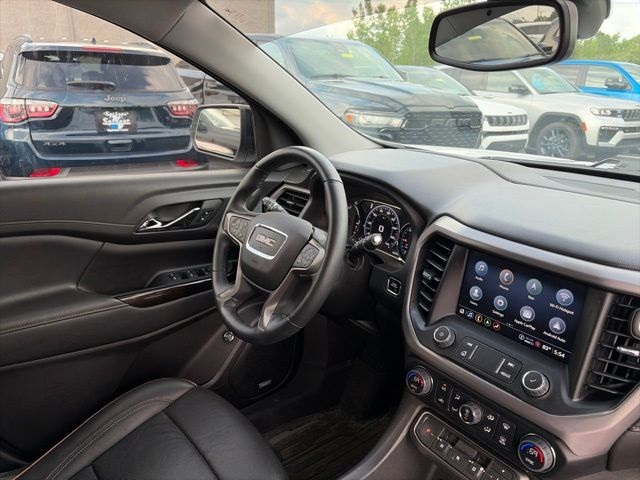View vehicle photo 7