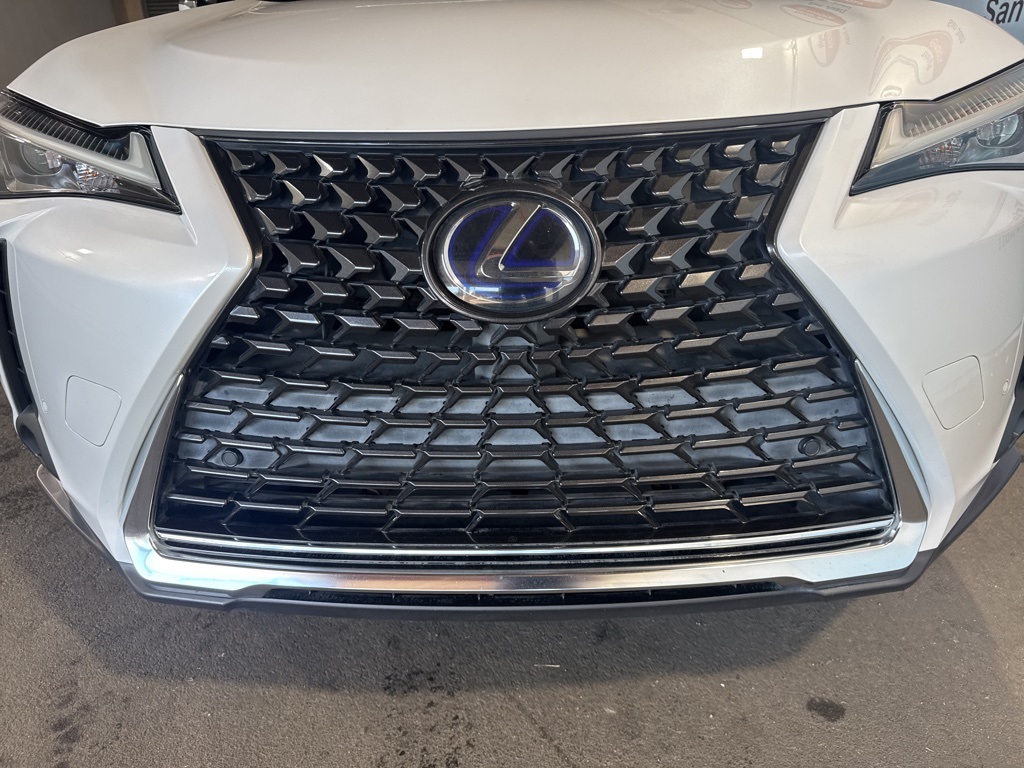 Thumbnail: 2020 Lexus UX - 13