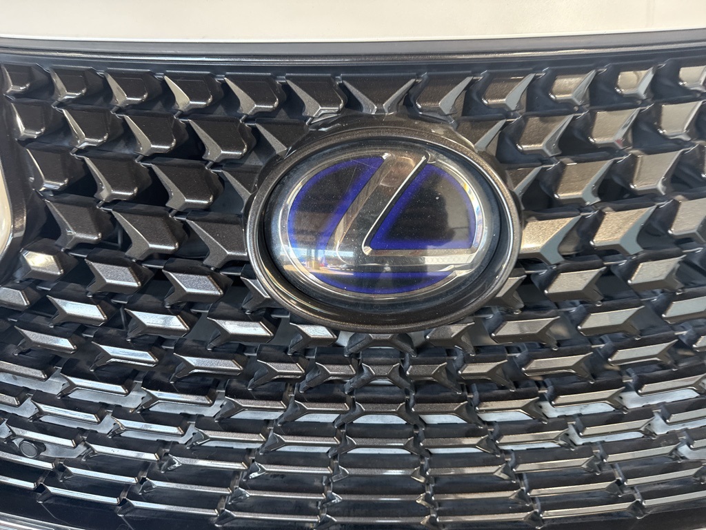 Thumbnail: 2020 Lexus UX - 14