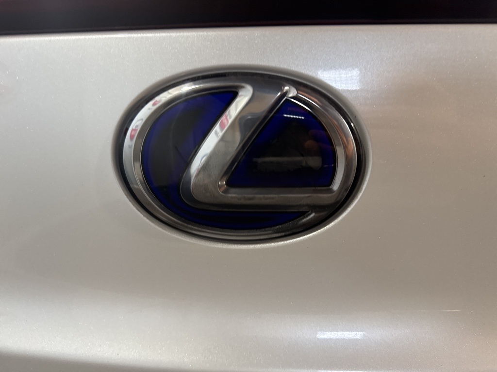 Thumbnail: 2020 Lexus UX - 22