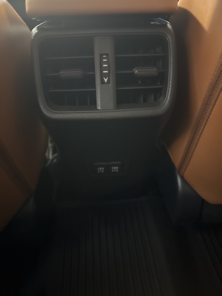 Thumbnail: 2020 Lexus UX - 29