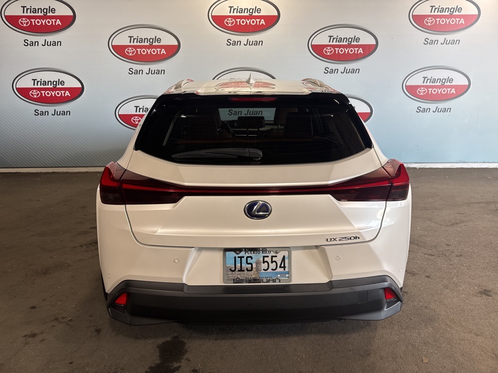 Thumbnail: 2020 Lexus UX - 6