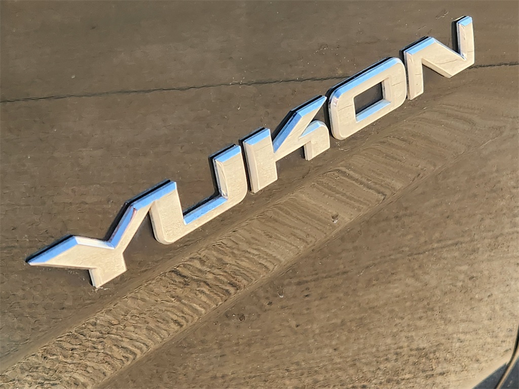 2019 GMC Yukon SLT Black at DeMontrond Auto Country