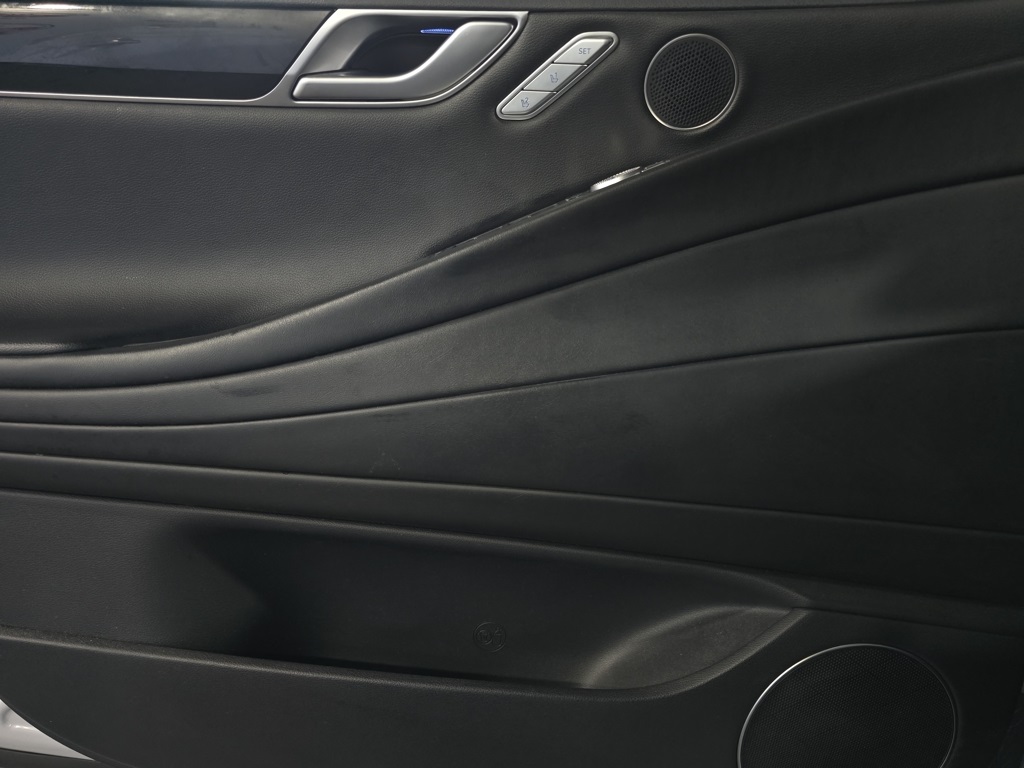 Thumbnail: 2021 Genesis G80 - 12