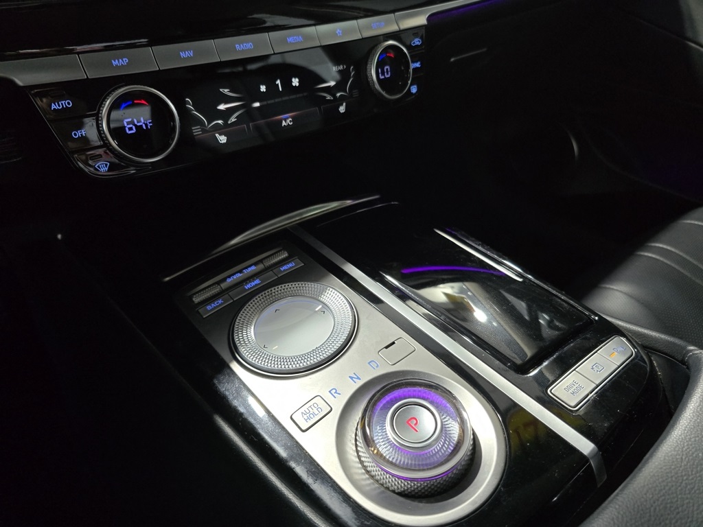 Thumbnail: 2021 Genesis G80 - 23