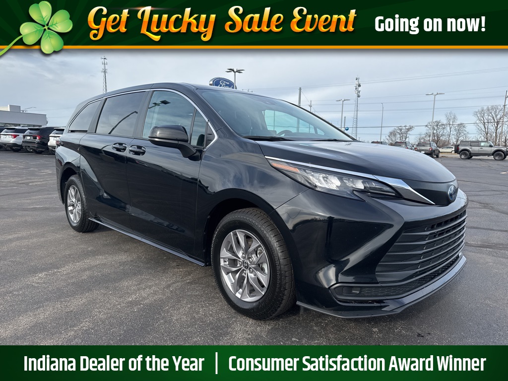 2024 Toyota Sienna LE 8-Passenger FWD