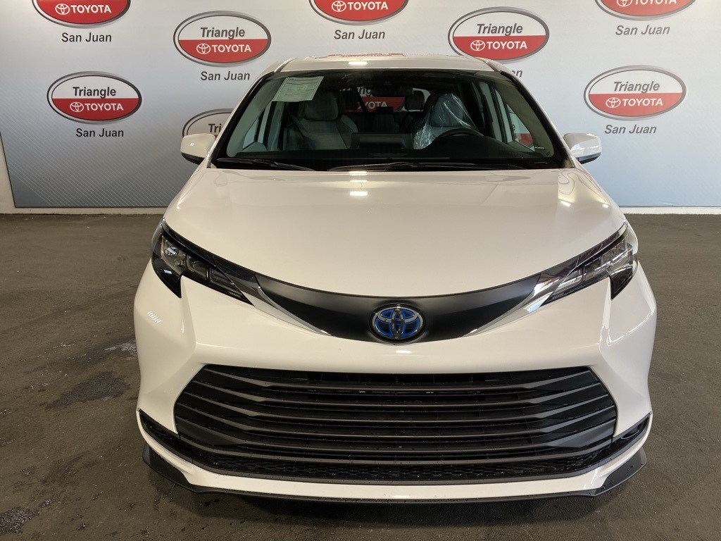 Thumbnail: 2026 Toyota Sienna - 2