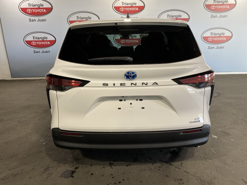 Thumbnail: 2026 Toyota Sienna - 5