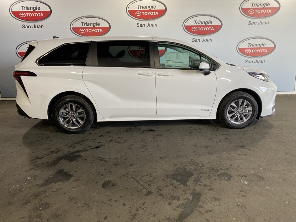 Thumbnail: 2026 Toyota Sienna - 7