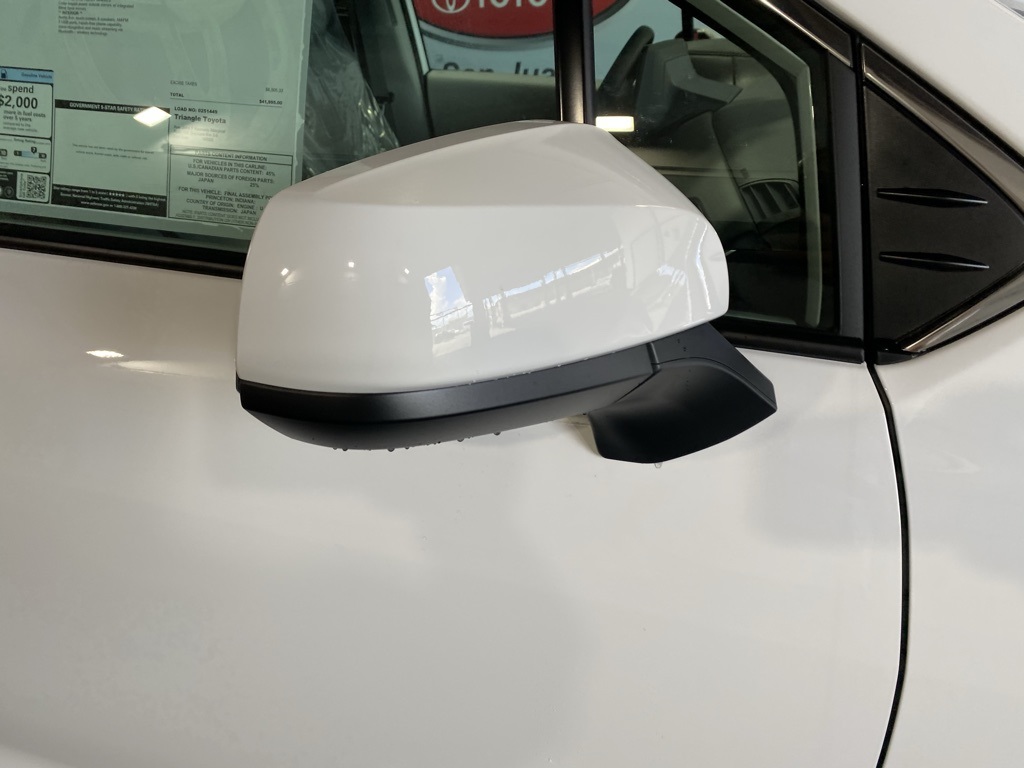 Thumbnail: 2026 Toyota Sienna - 9