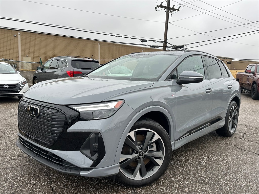 2024 Audi Q4 e-tron quattro Premium 50