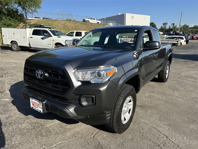 Used 2017 Toyota Tacoma SR with VIN 5TFSX5EN5HX052913 for sale in Kansas City