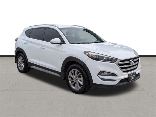 2017 Hyundai Tucson SE White at Baytown Hyundai