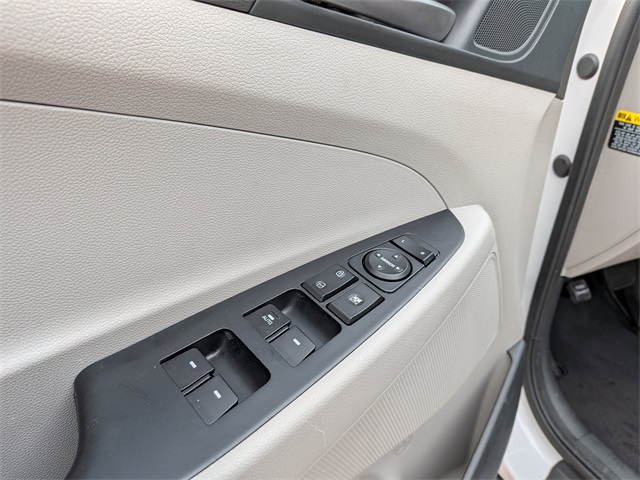 2017 Hyundai Tucson SE White at Baytown Hyundai