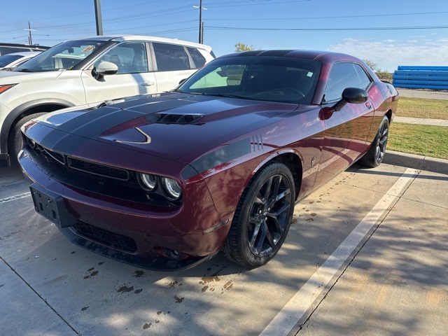 2020 Dodge Challenger SXT photo 2
