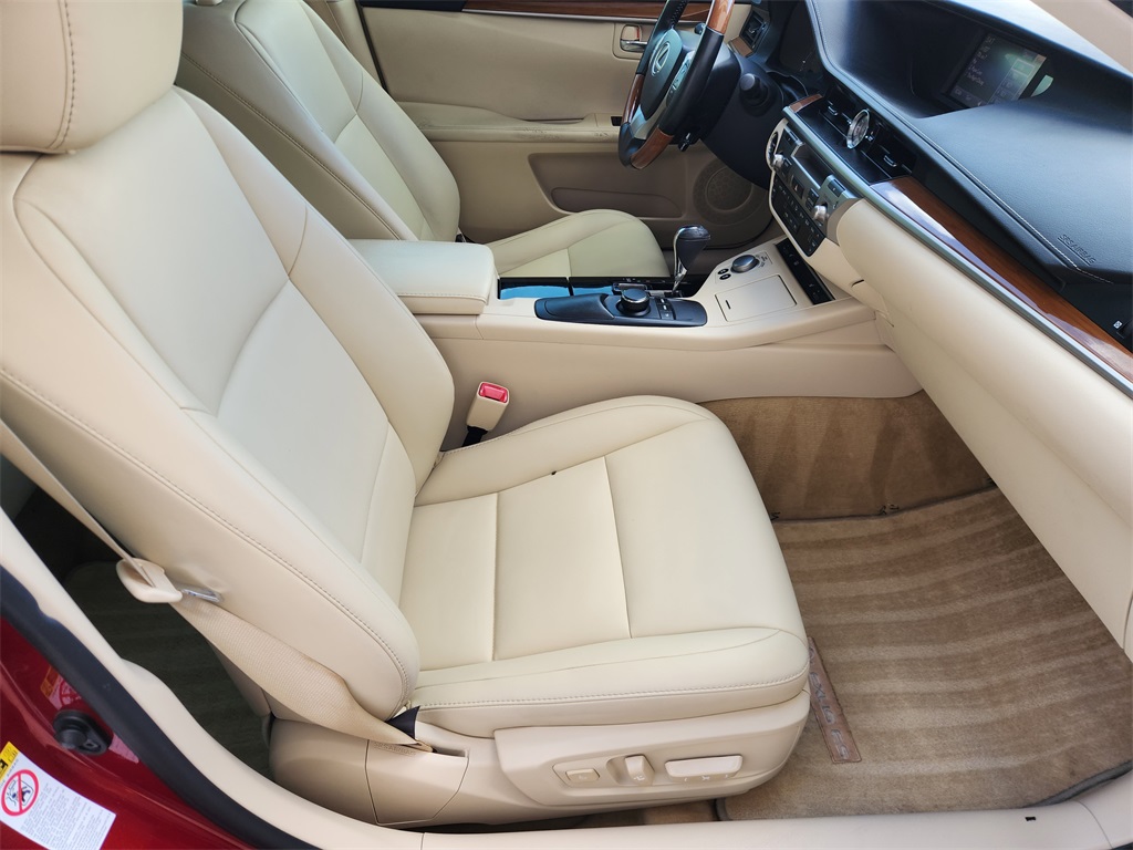 2013 Lexus ES 300h Red at Emmons Autoplex