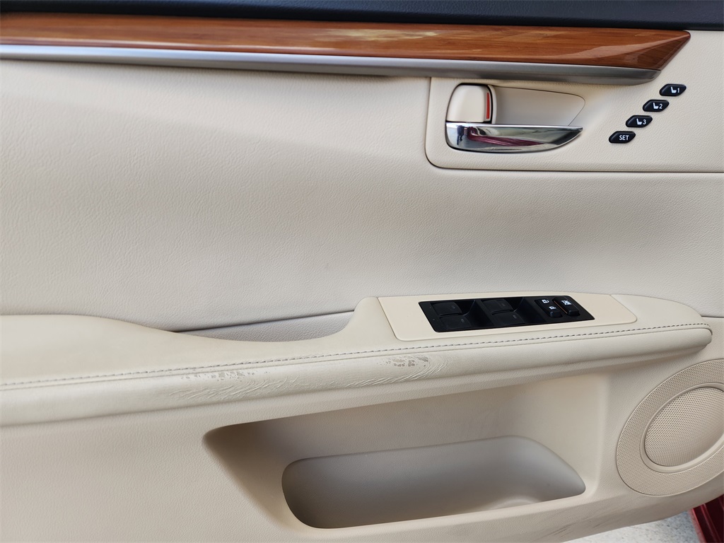 2013 Lexus ES 300h Red at Emmons Autoplex