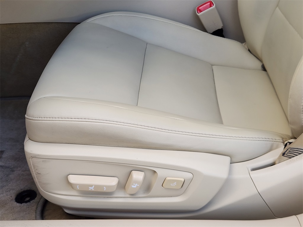 2013 Lexus ES 300h Red at Emmons Autoplex