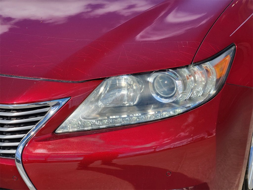 2013 Lexus ES 300h Red at Emmons Autoplex