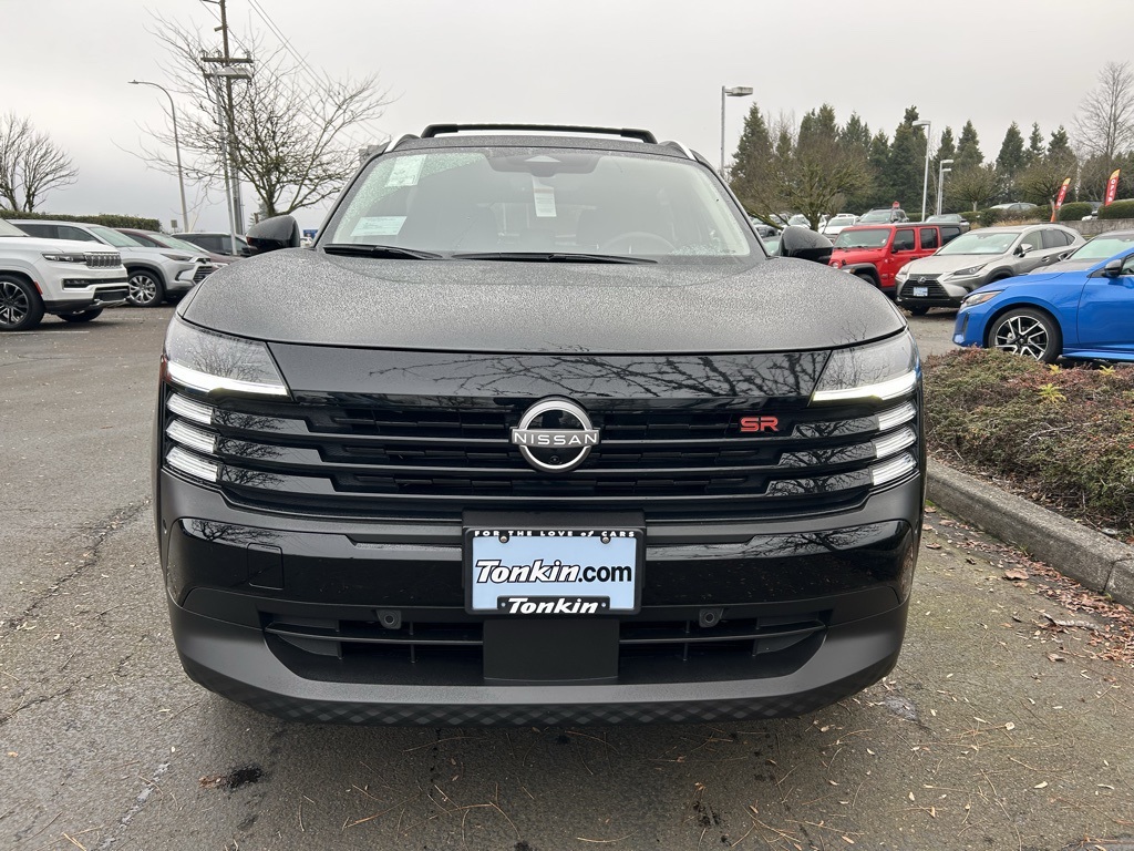 2025 Nissan Kicks SR photo 2