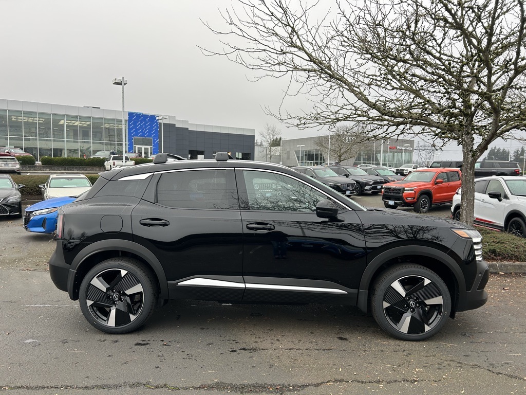 2025 Nissan Kicks SR photo 4