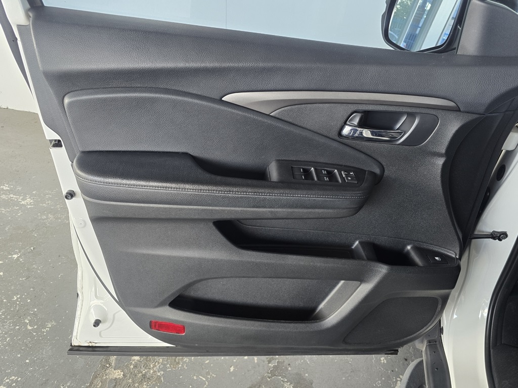 Thumbnail: 2019 Honda Passport - 15