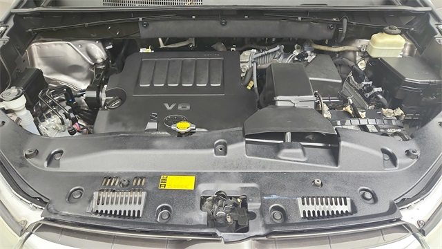 2015 Toyota Highlander XLE V6  at DeMontrond Automotive Group