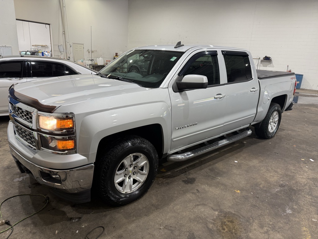 2015 Chevrolet Silverado 1500 LT photo 3