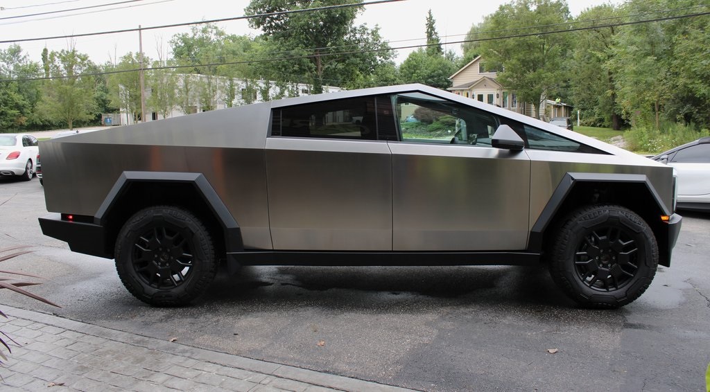2024 Tesla Cybertruck Cyberbeast photo 10