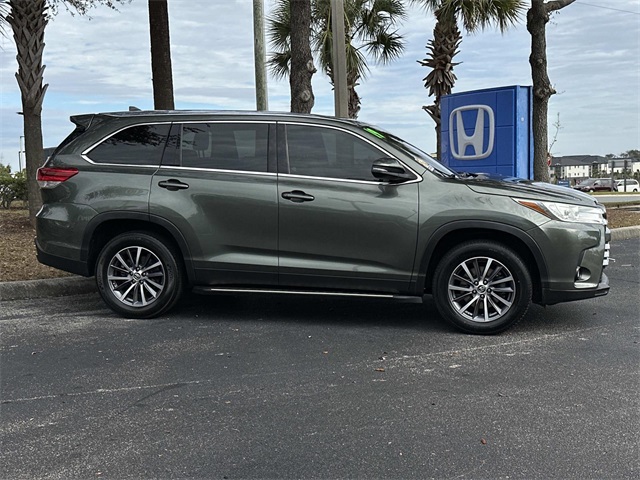 2019 Toyota Highlander XLE's photo