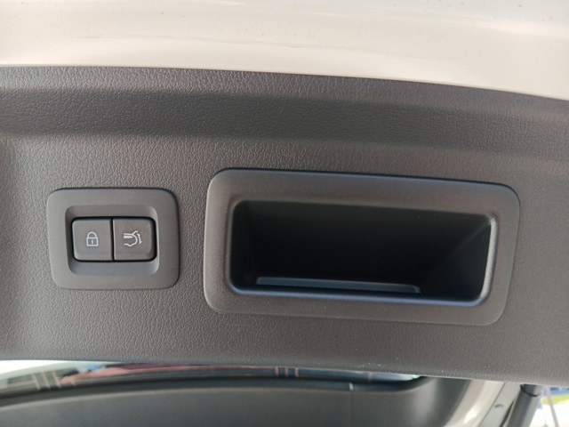 White 2025 MAZDA CX-90 PHEV for sale in South Bend, IN Photo 10