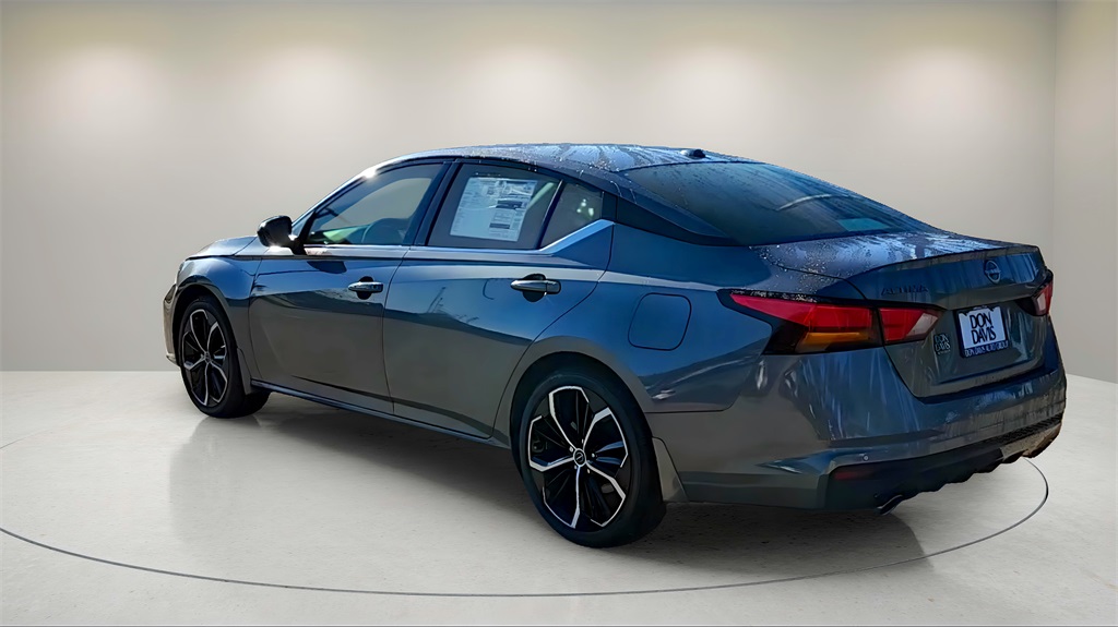 2025 Nissan Altima