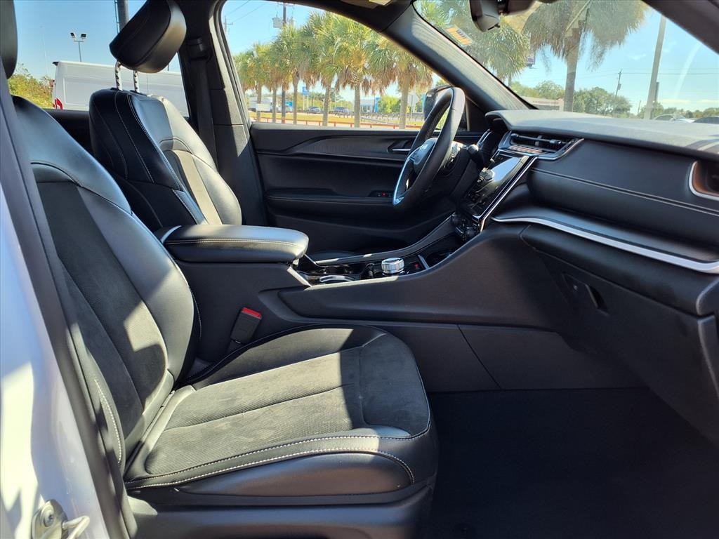 2023 Jeep Grand Cherokee L Altitude - 7