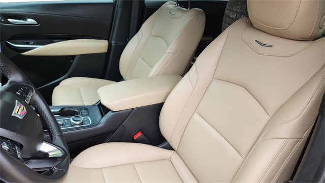 2024 Cadillac XT4 - Image 10