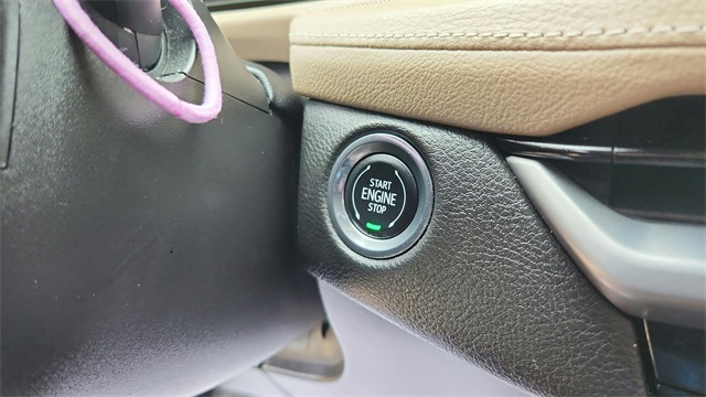 2024 Cadillac XT4 - Image 17