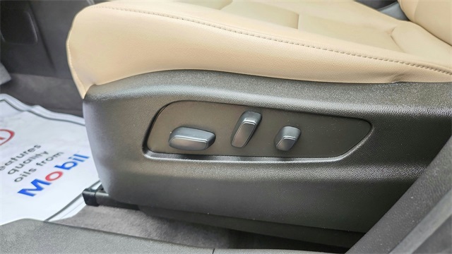 2024 Cadillac XT4 - Image 21