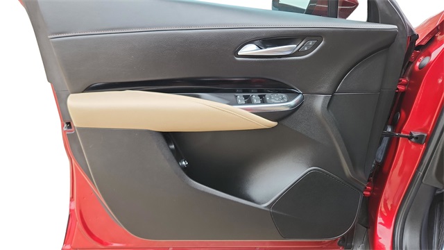 2024 Cadillac XT4 - Image 23