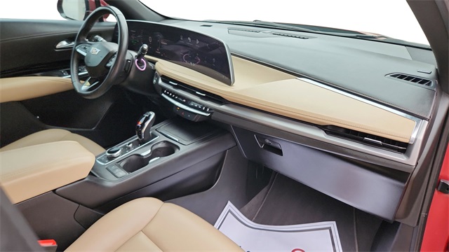 2024 Cadillac XT4 - Image 28