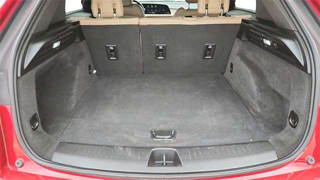 2024 Cadillac XT4 - Image 32