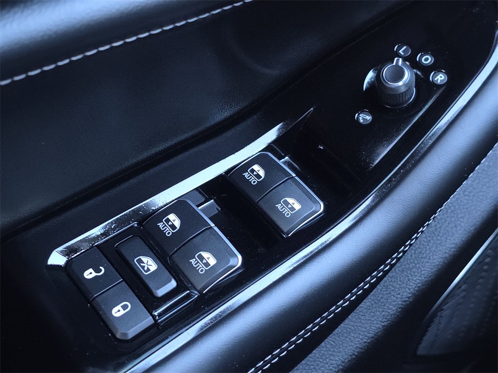 2023 Jeep Grand Cherokee L Overland Black at North Houston Mitsubishi